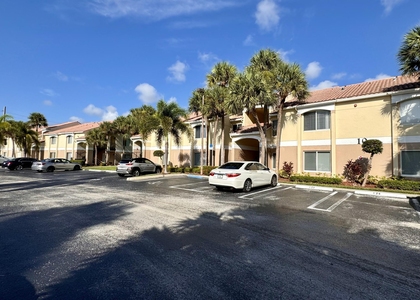 815 W Boynton Beach Boulevard - Photo 1