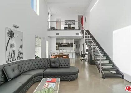 611 N Bronson Avenue - Photo 1