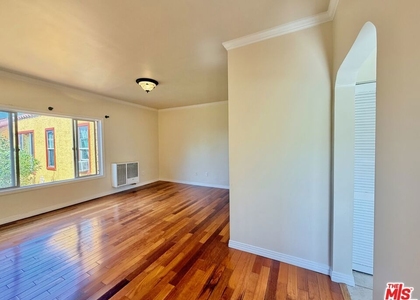 605 1/2 Tularosa Drive - Photo 1