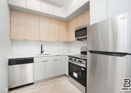92 Manhattan Avenue - Photo 1