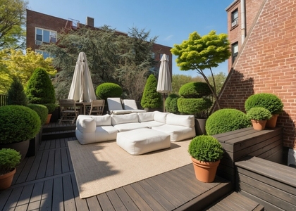 44 Remsen Street - Photo 1