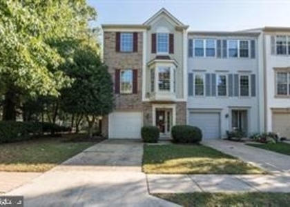 353 Barnfield Square Ne - Photo 1