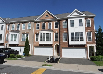 21844 Ladyslipper Square - Photo 1