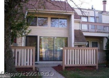 1046 Warwick Court - Photo 1