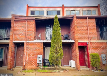 9841 Northeast Avenue - Photo 1