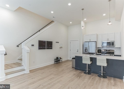 1115 N American Street - Photo 1