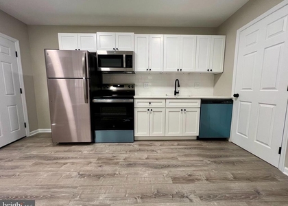 1844 W Master Street - Photo 1