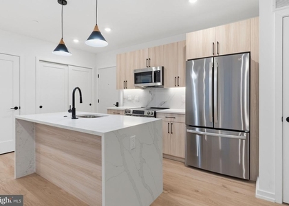 208 Vine Street - Photo 1