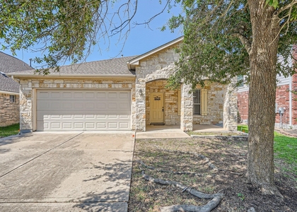 210 Arrowhead Trl - Photo 1