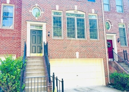 1005 Grand Oak Way - Photo 1