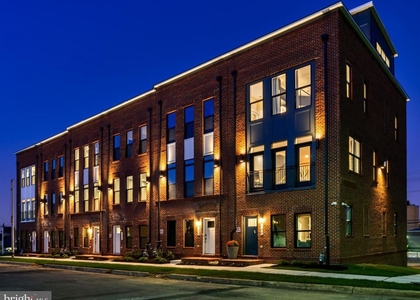 917 Grundy Street - Photo 1