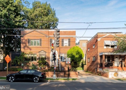 2835 4th Street Ne - Photo 1