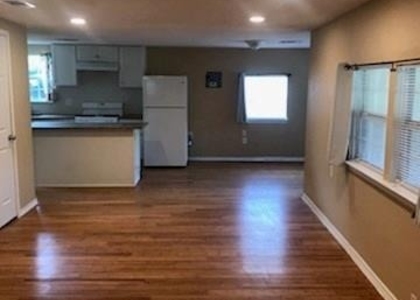 1604 Wilson St - Photo 1