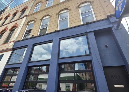 607 N Wells Street - Photo 1
