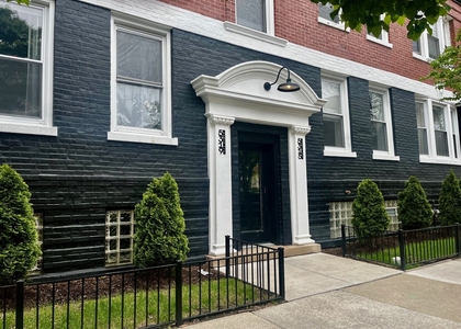 5325 N Damen Avenue - Photo 1