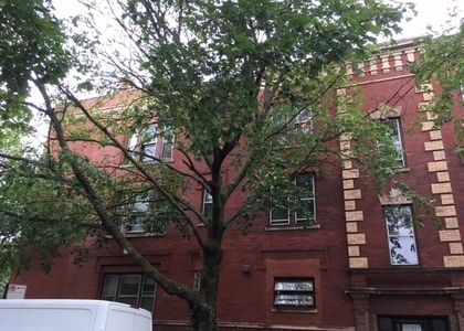 2906 N Greenview Avenue - Photo 1