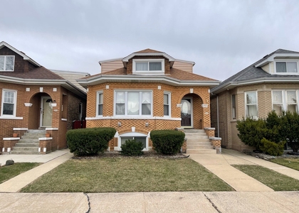 5327 W Wolfram Street - Photo 1