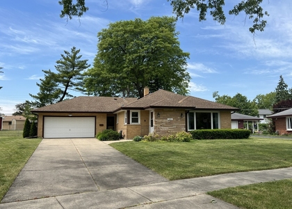 1431 E Emmerson Lane - Photo 1