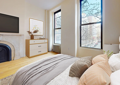  East 7th Street - Photo 1