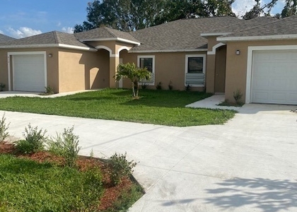 610 Se 13th Street - Photo 1