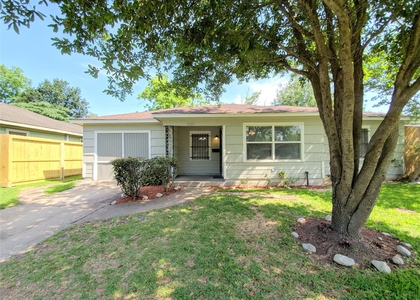 1223 Shawnee Street - Photo 1