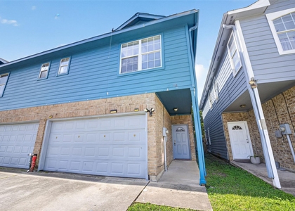 15515 Waldron Circle - Photo 1
