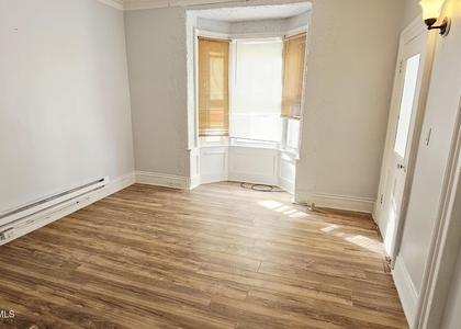 1319 Washburn Street - Photo 1