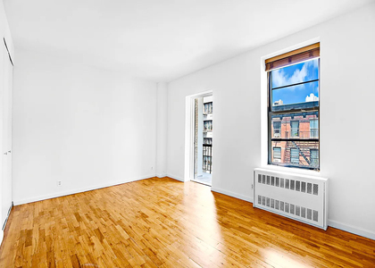 226 East 25th Street - Photo 1