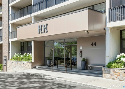 44 Strawberry Hill Avenue - Photo 1