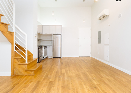 100 Dupont St - Photo 1