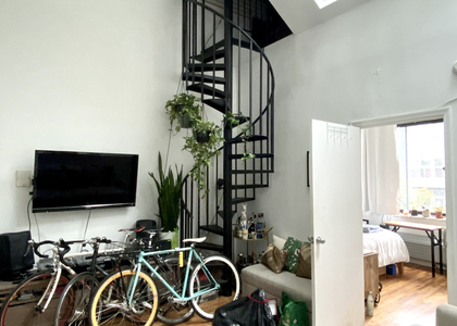 324 Melrose St - Photo 1