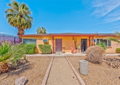 220 N 10th Street - Photo 1