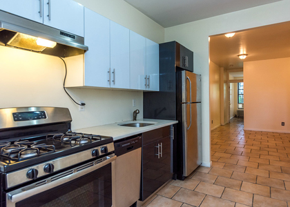 300 Jefferson St  - Photo 1