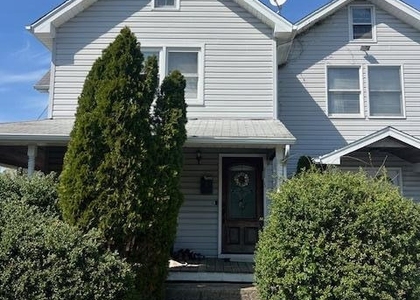 319 Roosevelt Avenue - Photo 1