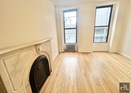 East 7 Street - Photo 1