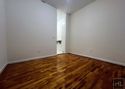 2 Avenue - Photo 1