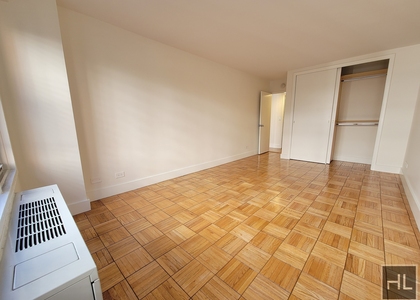 East 63 Street - Photo 1