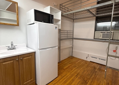 3rd Avenue - Photo 1