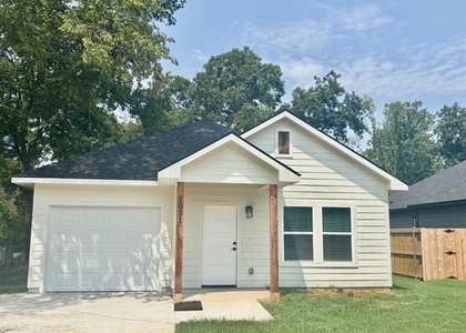 1031 W Coffin - Photo 1