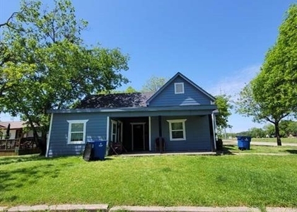 801 Nw Main Street - Photo 1