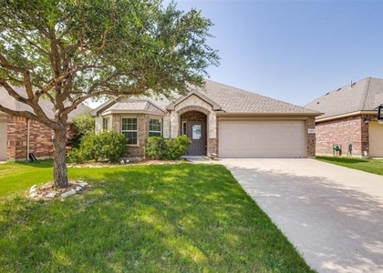 1212 Villa Paloma Boulevard - Photo 1