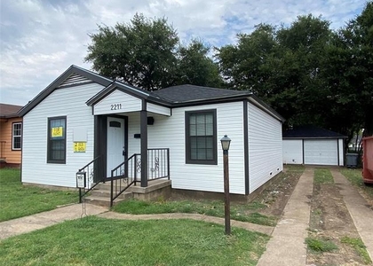 2211 W Illinois Avenue - Photo 1