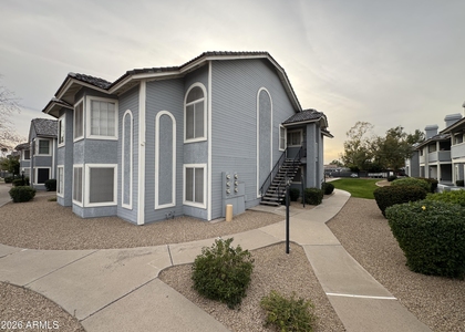 2910 W Marconi Avenue - Photo 1