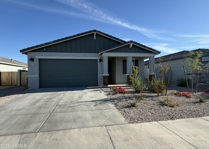 24553 W Hopi Street - Photo 1