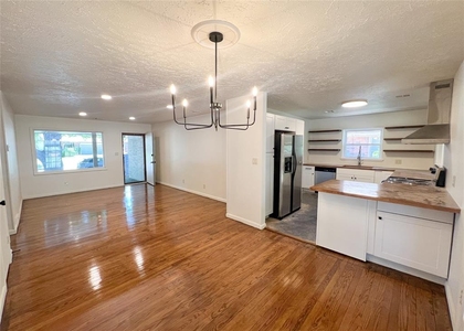 10416 Ridgeview Drive - Photo 1