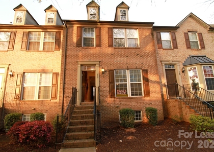 264 W Bland Street - Photo 1