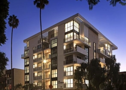 105 S Doheny Drive - Photo 1