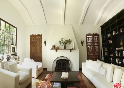 146 N La Peer Drive - Photo 1