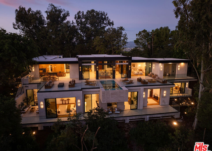 12752 Mulholland Drive - Photo 1