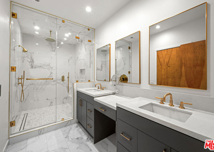 106 N Croft Avenue - Photo 1